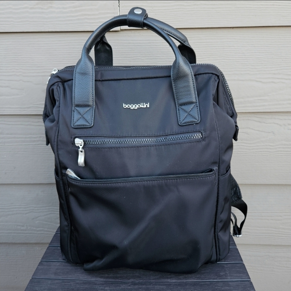 Baggallini Soho Backpack Black Laptop Purse Bag Carry On Travel Flight RFID EUC